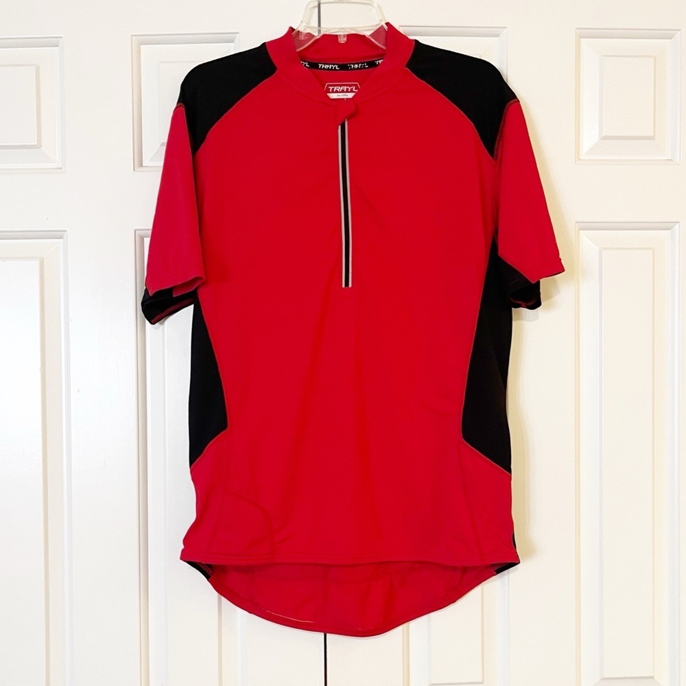TRAYL Short Sleeve Red and Black Quarter Zip Cycling Jersey. Size Medium